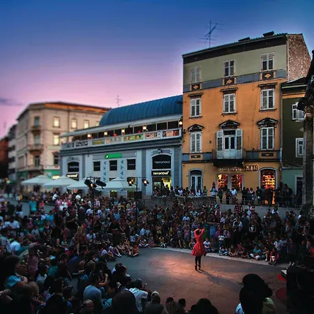 아파트 Gorgeous In With Wifi